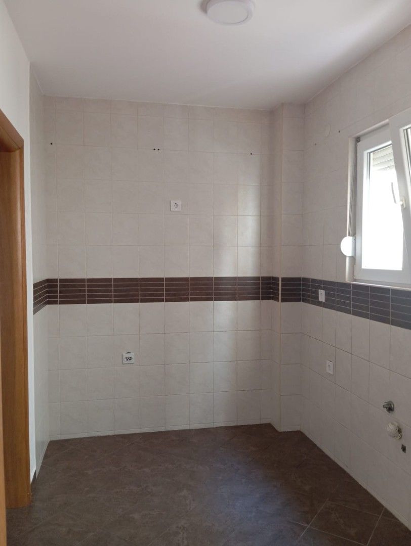 Flat in Bar, Montenegro, 83 m² - picture 9