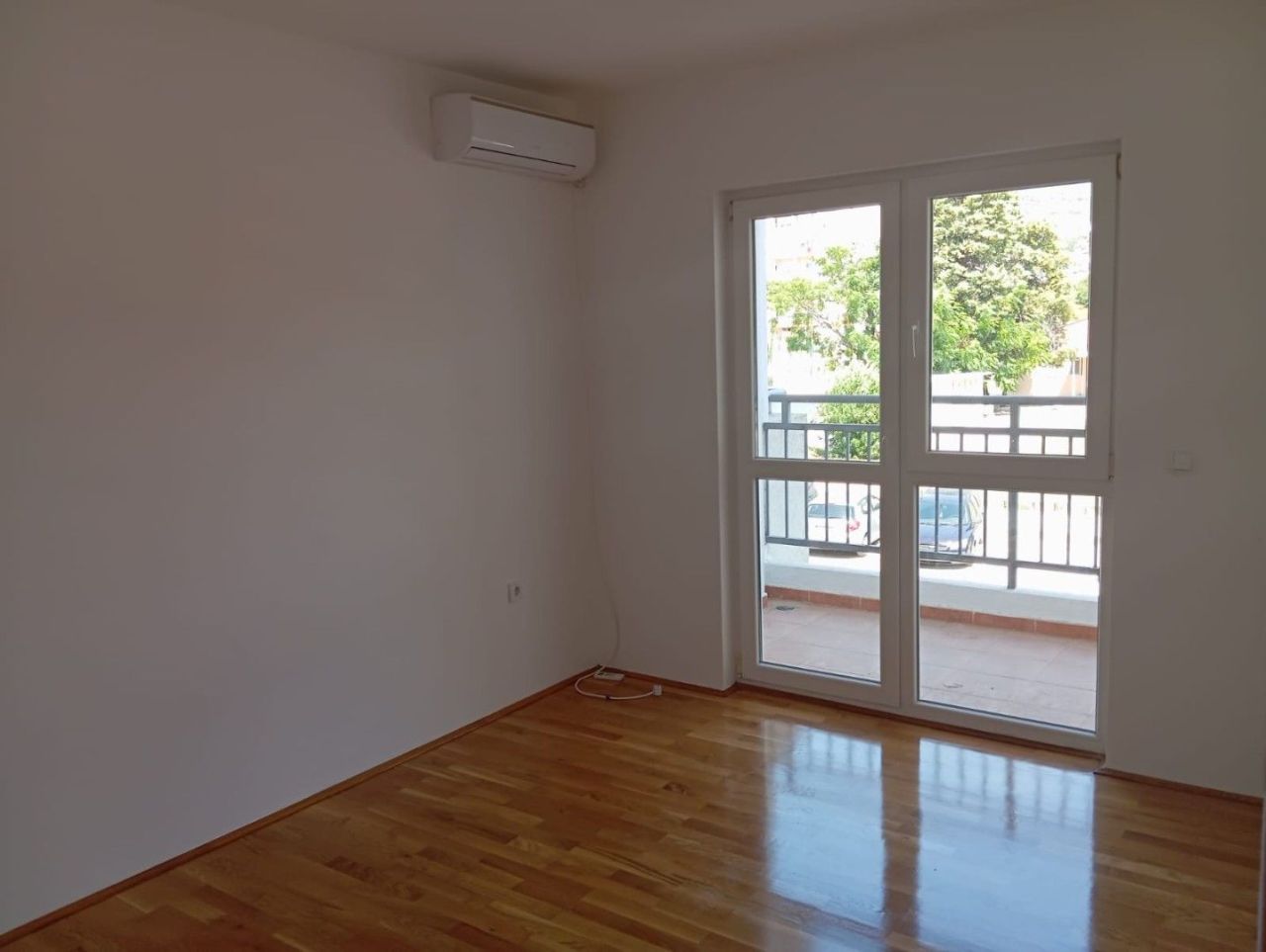 Flat in Bar, Montenegro, 83 m² - picture 11