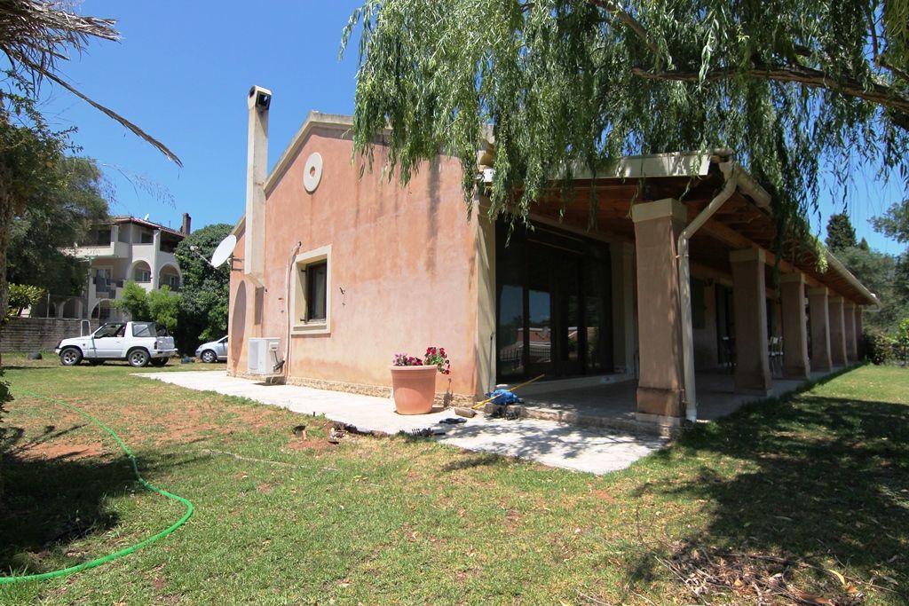 Haus in Korfu, Griechenland, 270 m² - Foto 1