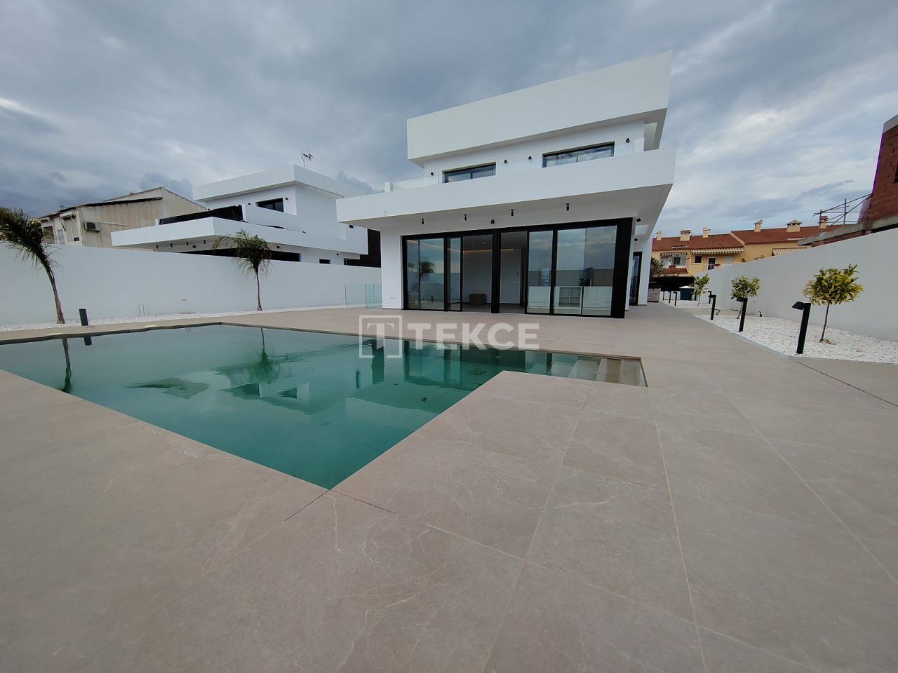 Villa en Alicante, España, 275 m² - imagen 1