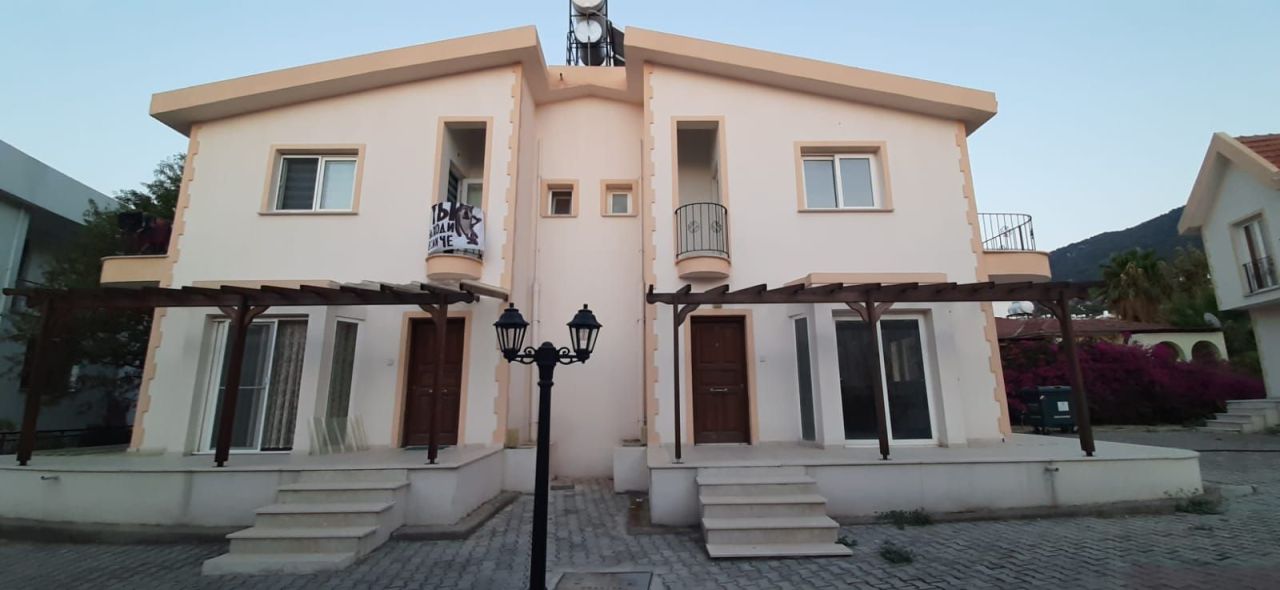 Villa in Kyrenia, Zypern, 95 m² - Foto 1