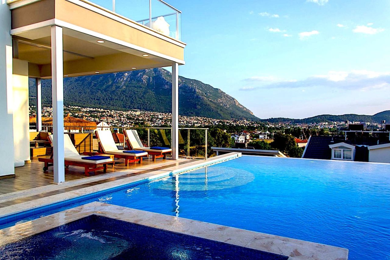 Villa in Fethiye, Turkey, 210 m² - picture 1