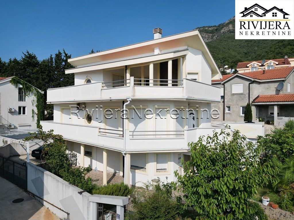 Haus in Herceg-Novi, Montenegro, 252 m² - Foto 1