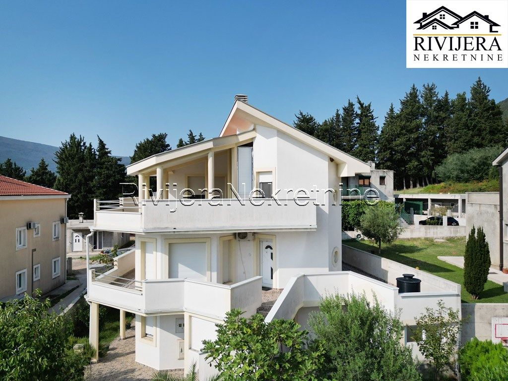 Casa a Herceg-Novi, Montenegro, 252 m² - foto 2