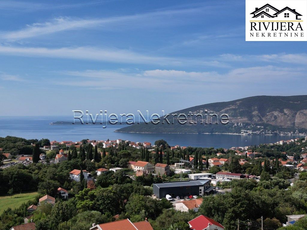 Haus in Herceg-Novi, Montenegro, 135 m² - Foto 1