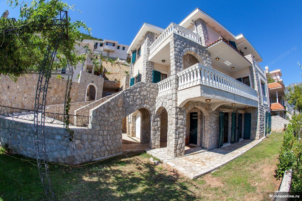 Villa en Kotor, Montenegro, 235 m² - imagen 1