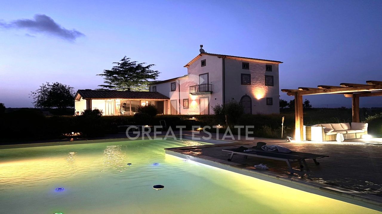 House in Viterbo, Italy, 348.85 m² - picture 1