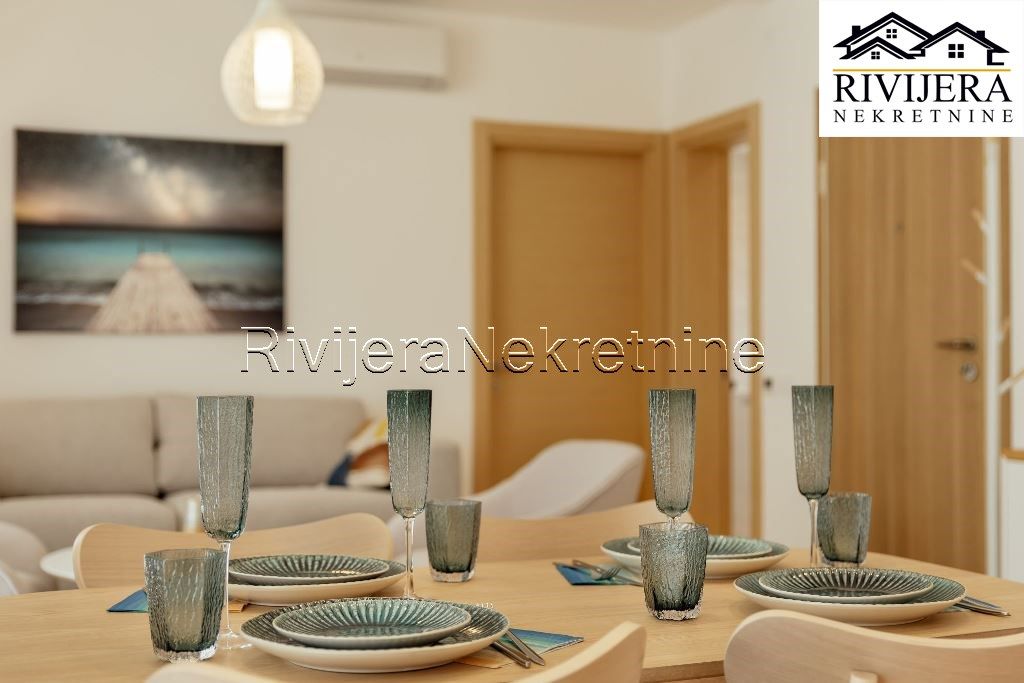 Flat in Igalo, Montenegro, 92 m² - picture 3