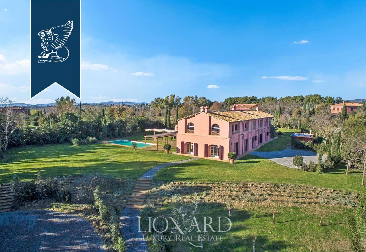 Villa in Grosseto, Italy, 800 m² - picture 1