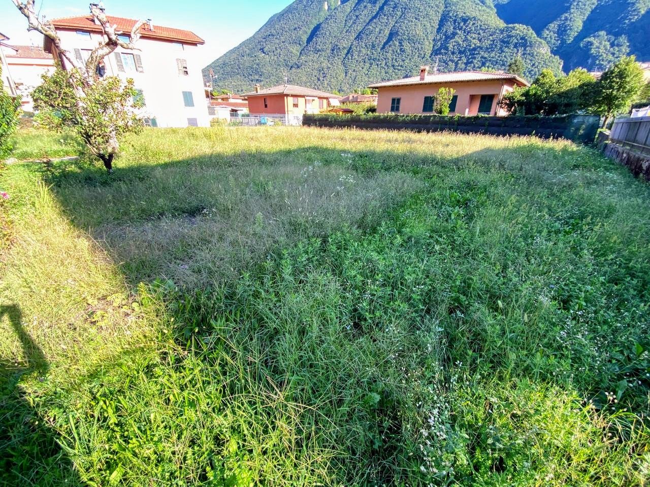 Haus in Porlezza, Italien, 270 m² - Foto 1