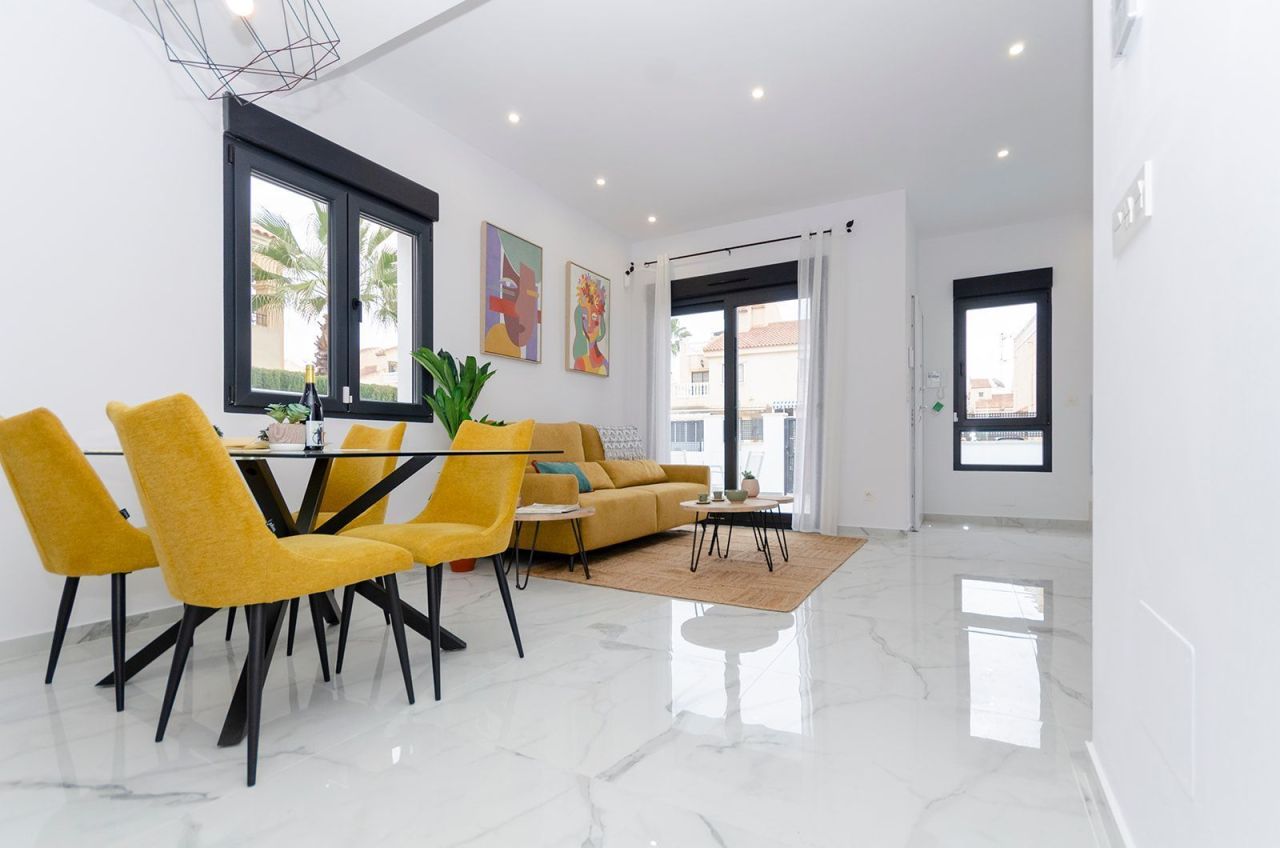 Villa à Torrevieja, Espagne, 116 m² - image 3