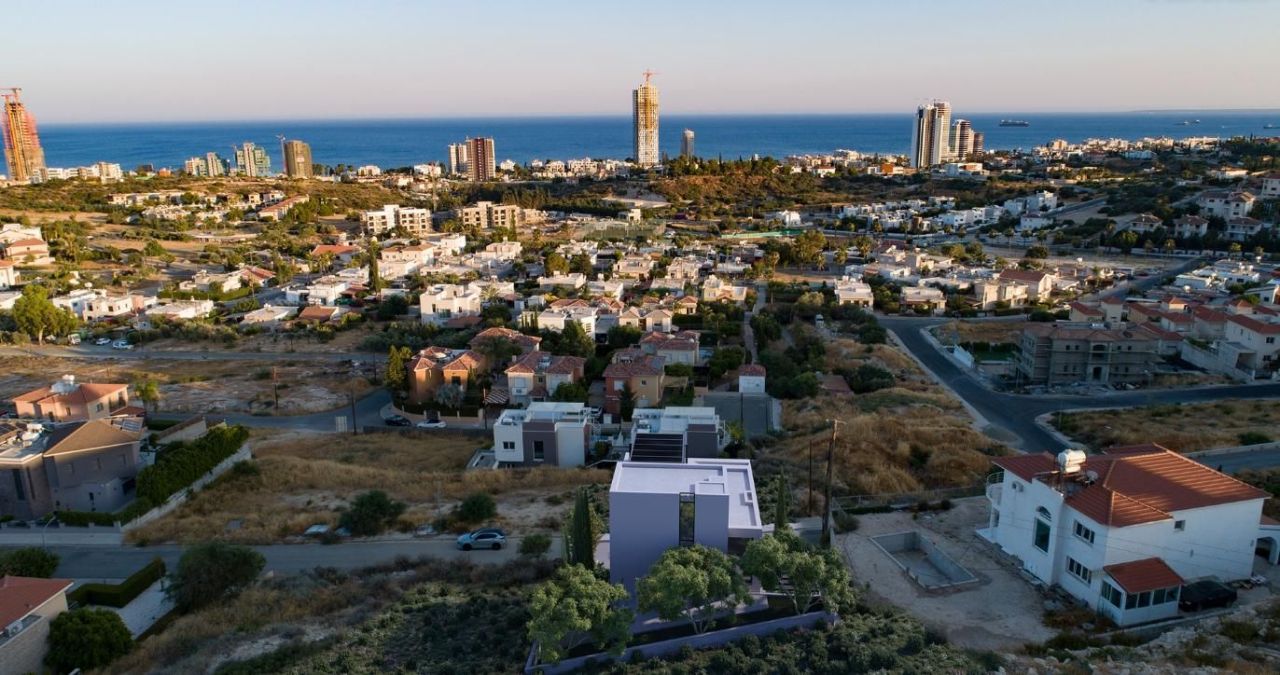 House in Mouttagiaka, Cyprus, 469 m² - picture 12