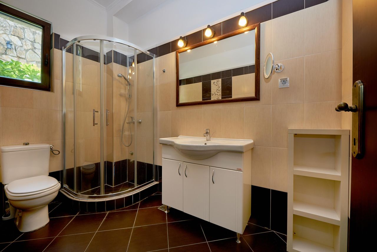 Villa in Kostanjica, Montenegro, 235 m² - picture 5