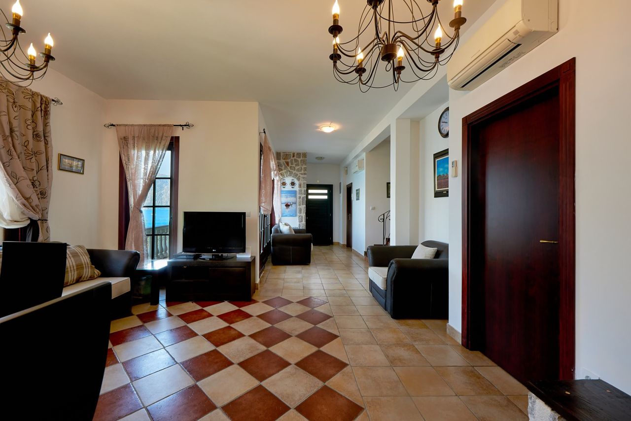 Villa in Kostanjica, Montenegro, 235 m² - picture 4