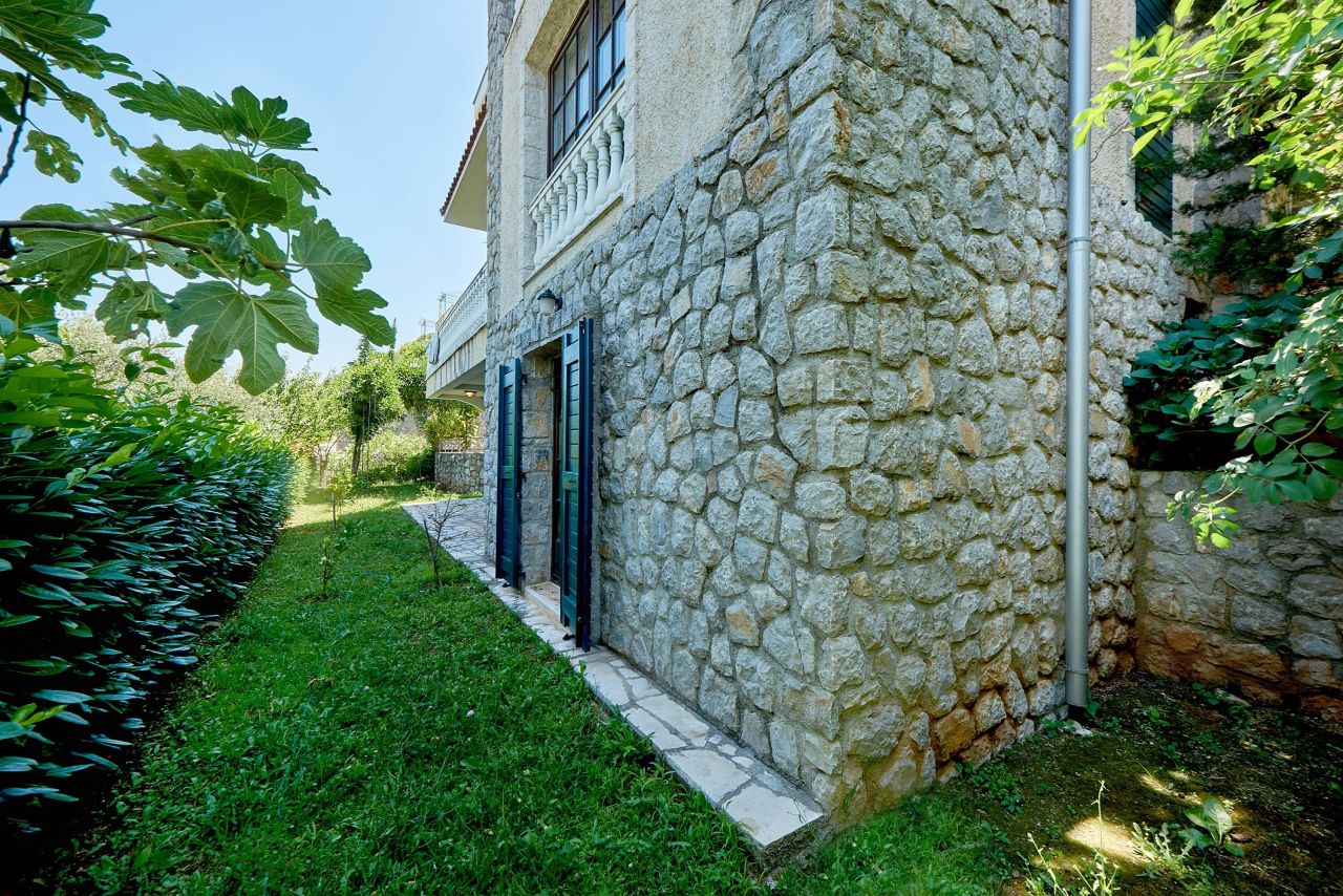 Villa in Kostanjica, Montenegro, 235 m² - picture 16