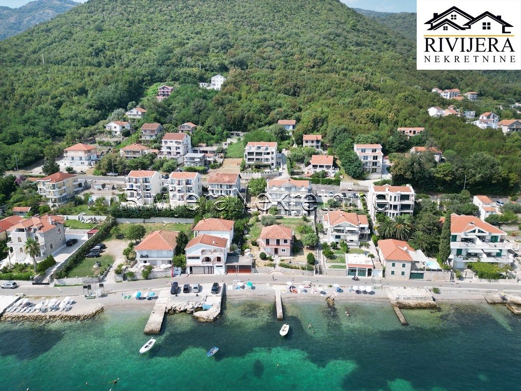 Haus in Herceg-Novi, Montenegro, 128 m² - Foto 1