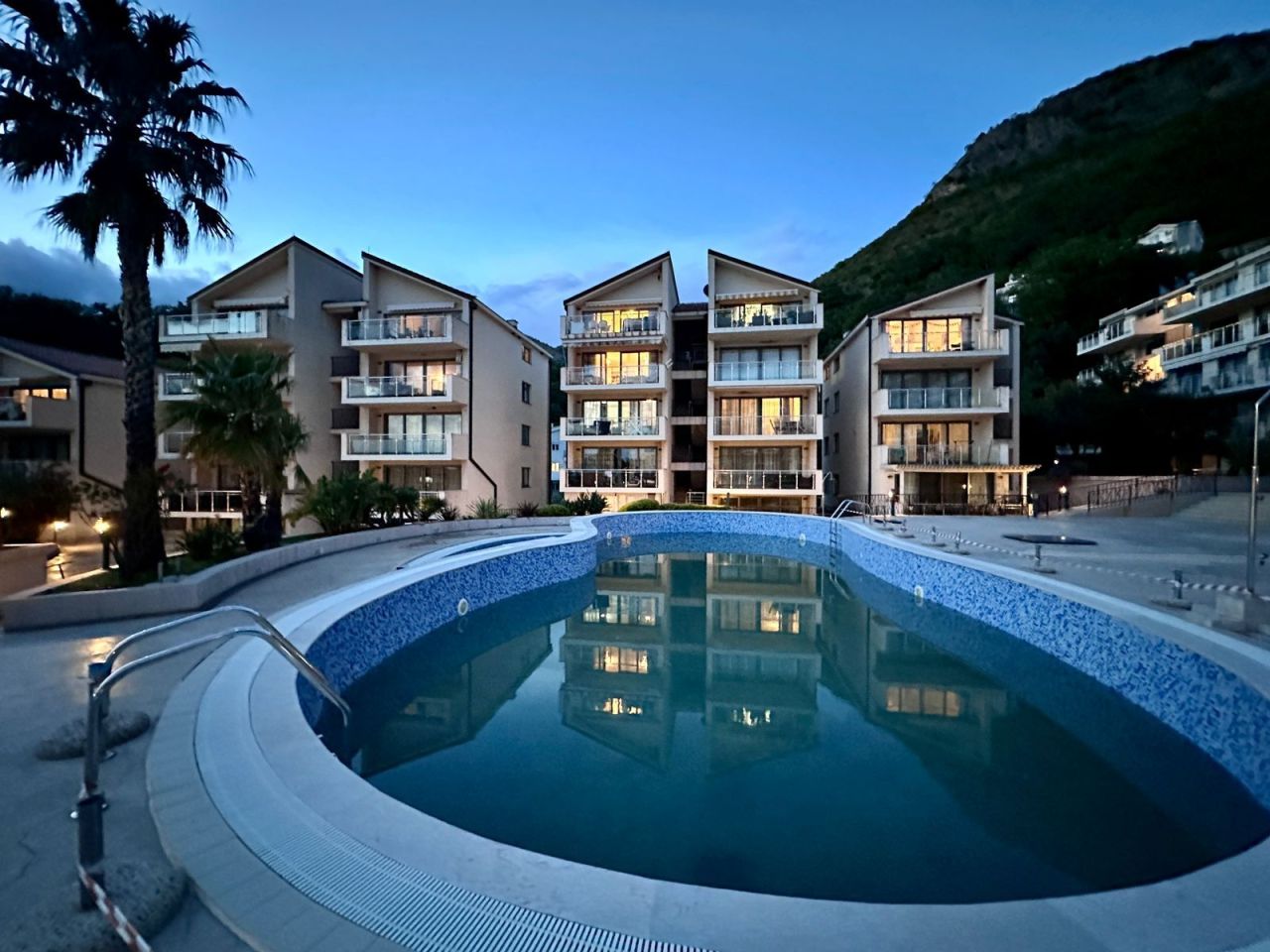 Piso en Budva, Montenegro, 77 m² - imagen 1