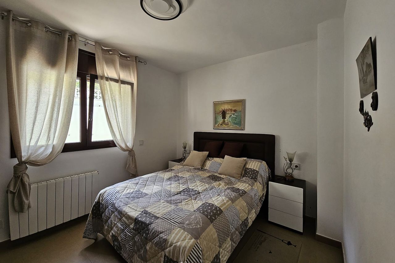 Villa à Pau, Espagne, 483 m² - image 13