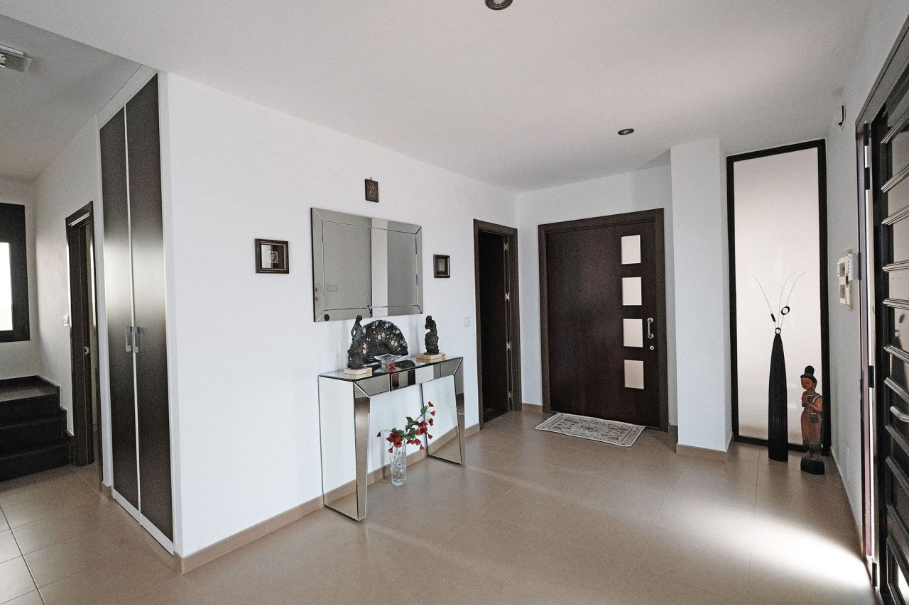 Villa à Pau, Espagne, 483 m² - image 6