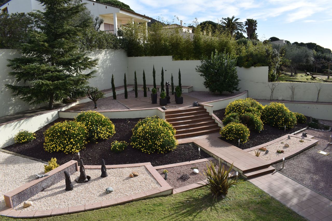 Villa à Pau, Espagne, 483 m² - image 3