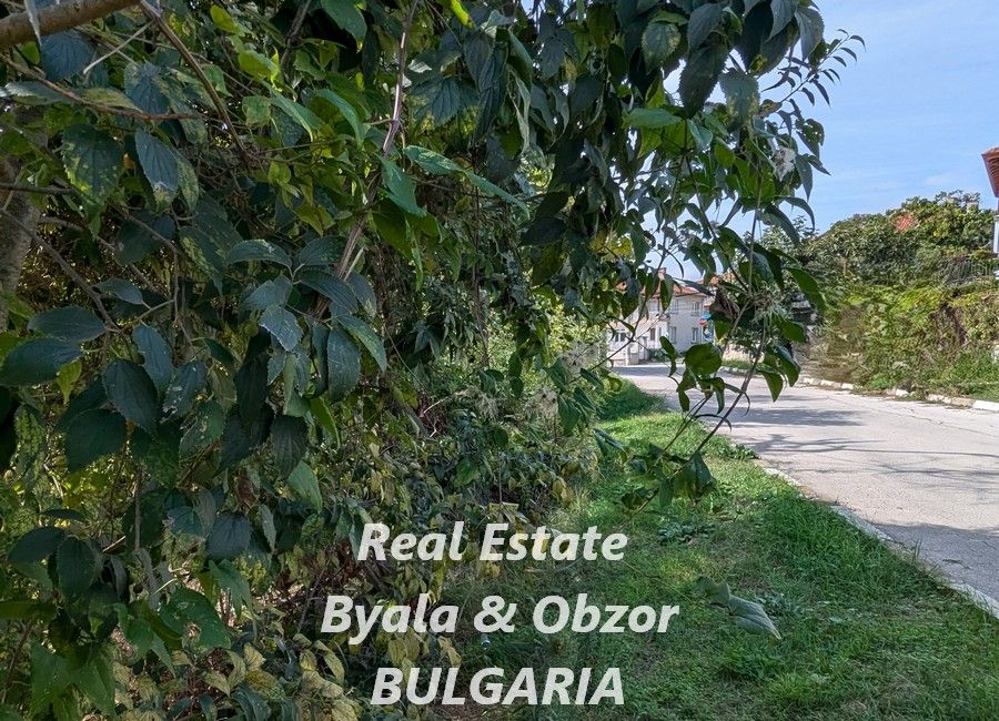 Land in Byala, Bulgaria, 770 m² - picture 1