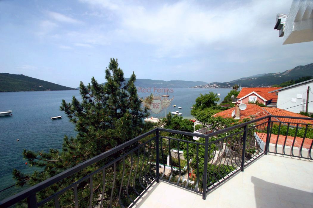 Maison à Herceg-Novi, Monténégro, 250 m² - image 1