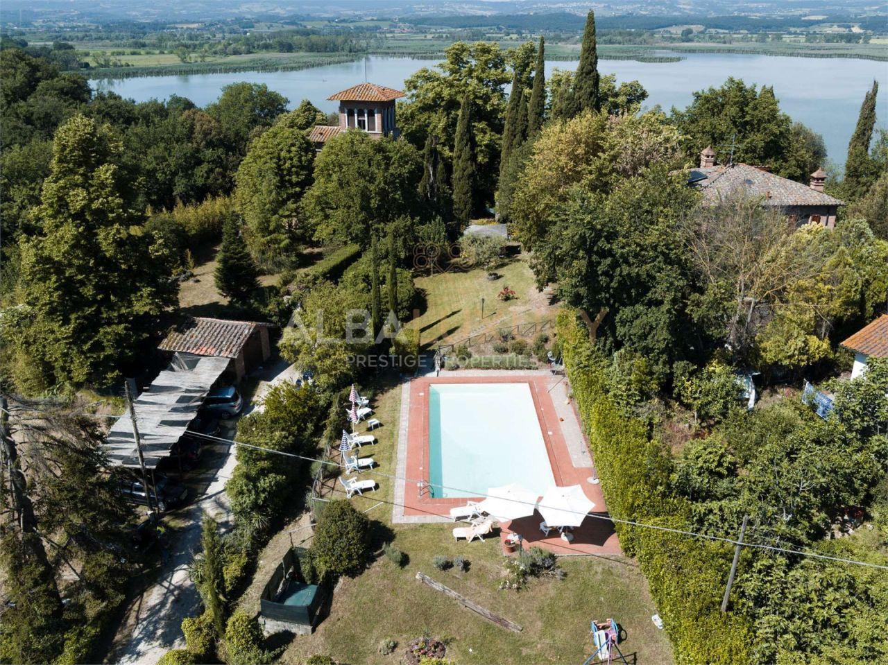 Villa à Castiglione del Lago, Italie, 570 m² - image 1