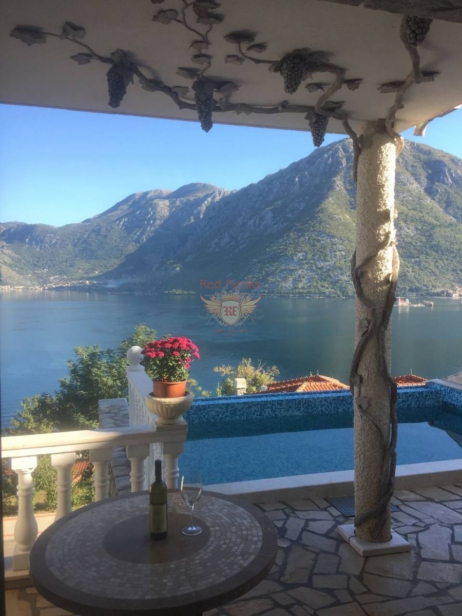 Haus in Kotor, Montenegro, 250 m² - Foto 1