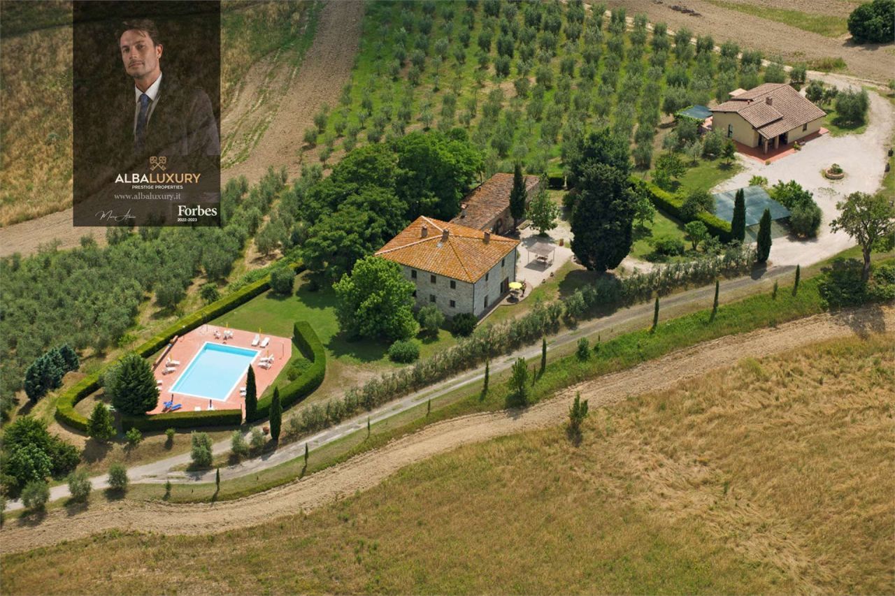 Villa in Montalcino, Italy, 551 m² - picture 1