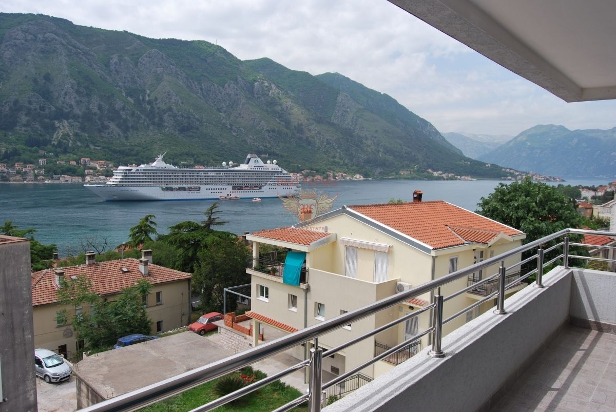 Flat in Kotor, Montenegro, 114 m² - picture 1