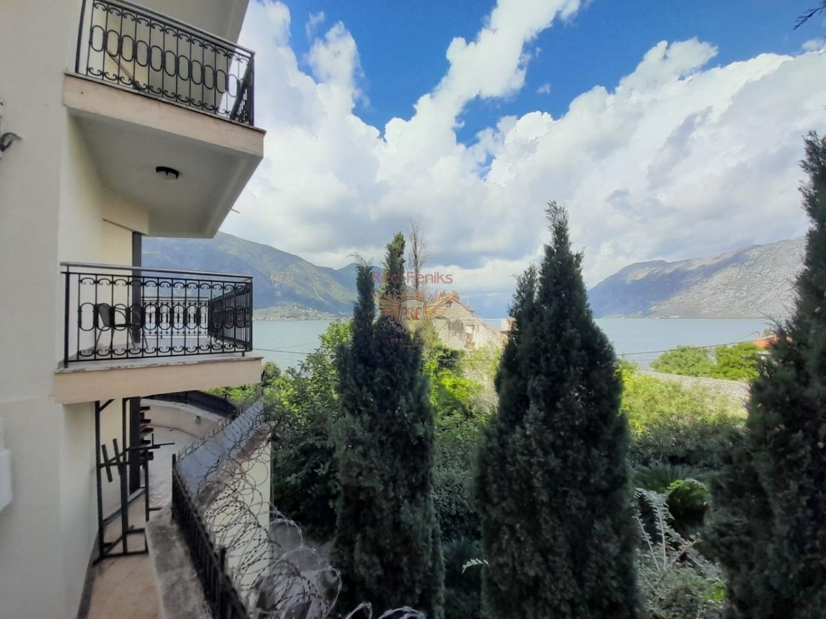 Appartement à Kotor, Monténégro, 155 m² - image 1