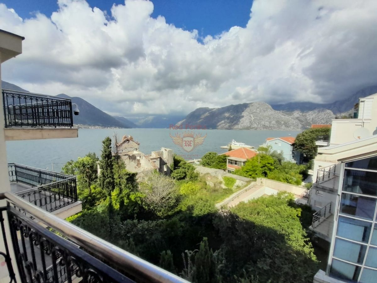 Flat in Kotor, Montenegro, 101 m² - picture 1