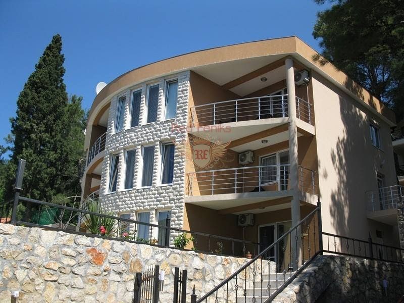 House in Bar, Montenegro, 420 m² - picture 1