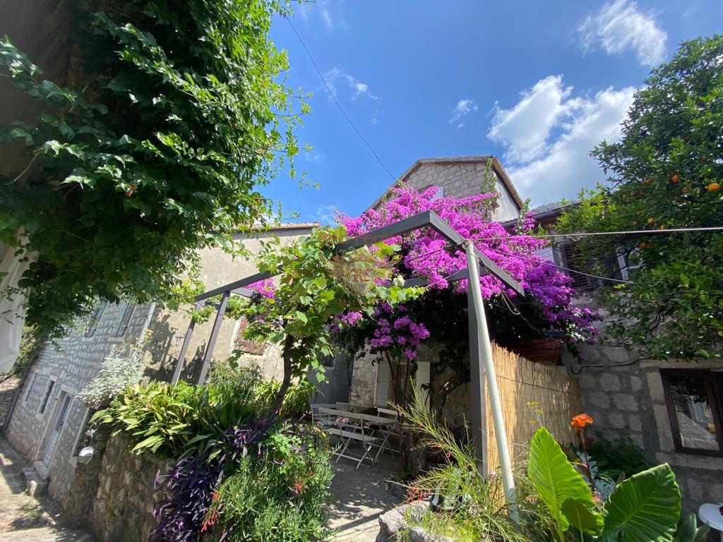 Haus in Kotor, Montenegro, 95 m² - Foto 2