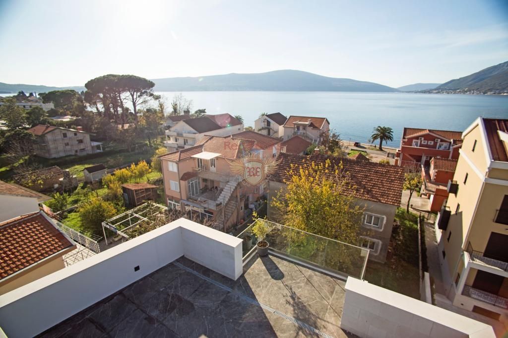 Flat in Tivat, Montenegro, 273 m² - picture 2