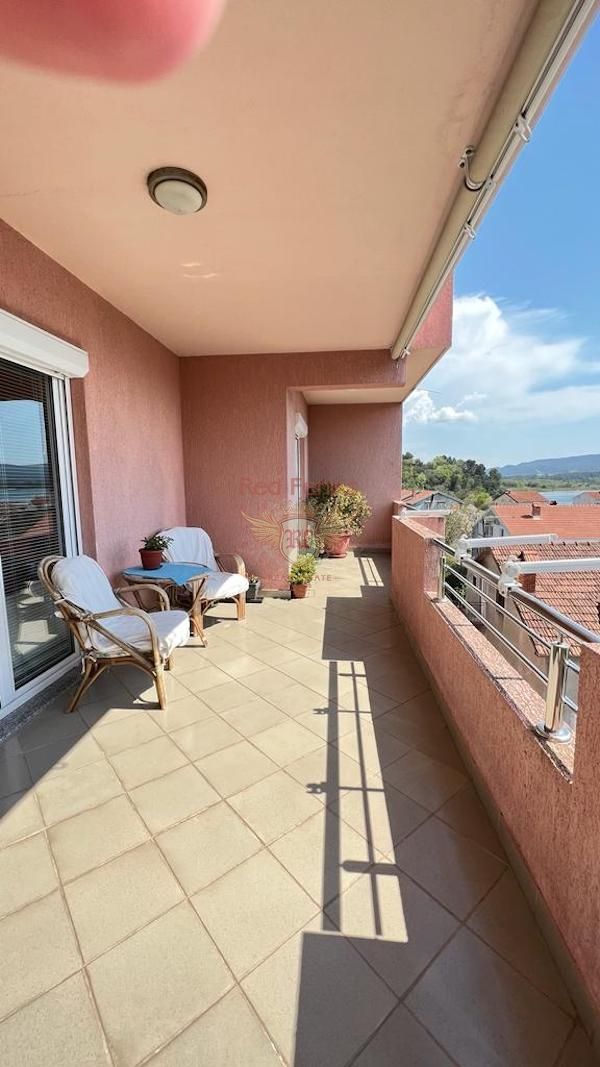 Appartamento a Tivat, Montenegro, 106 m² - foto 2