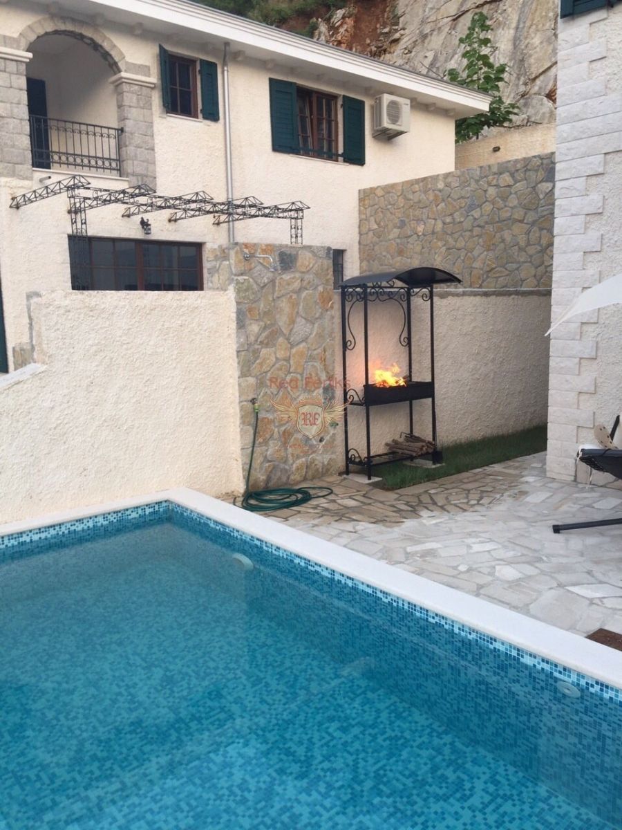 Casa a Kotor, Montenegro, 250 m² - foto 2