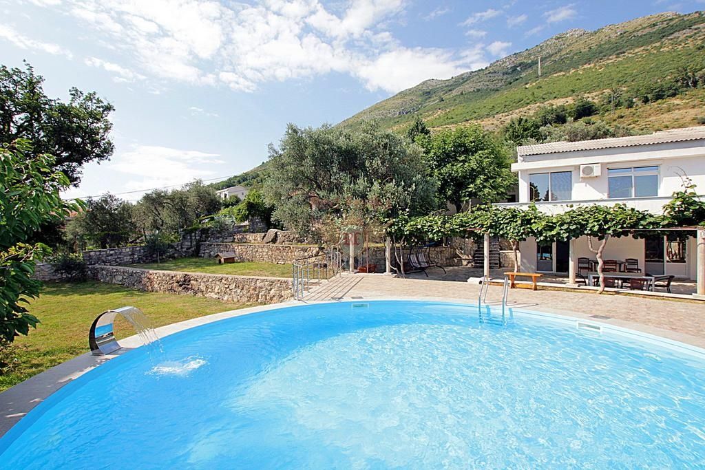 Casa en Budva, Montenegro, 174 m² - imagen 2