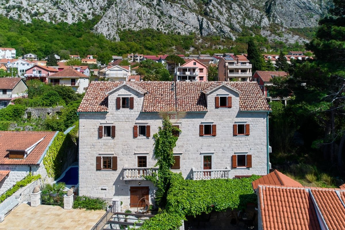 Casa a Kotor, Montenegro, 410 m² - foto 2