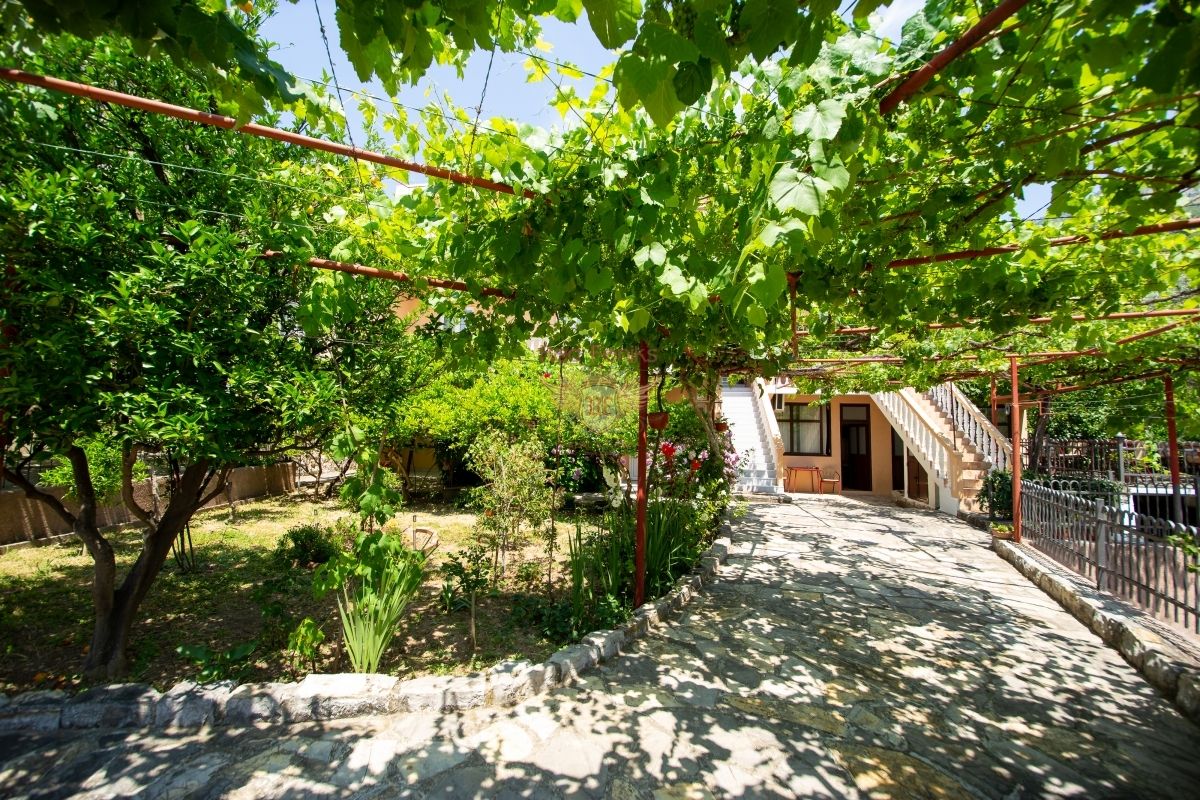 Propiedad comercial en Budva, Montenegro, 500 m² - imagen 2