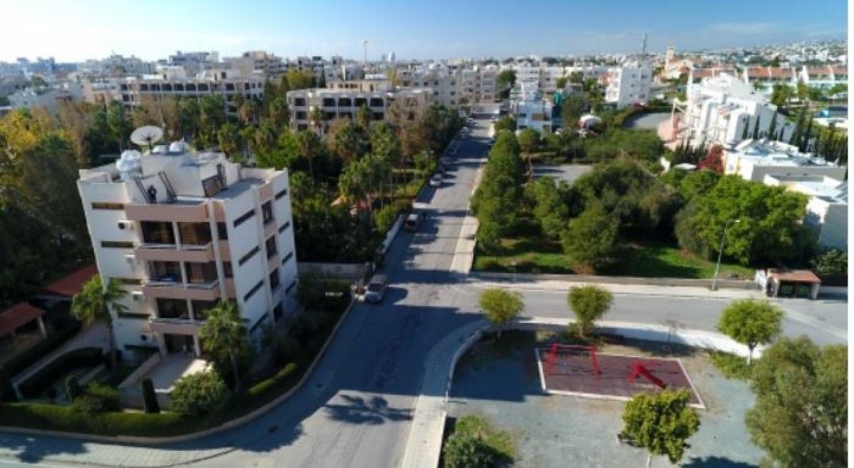 Commercial apartment building in Limassol, Cyprus, 690 m² - picture 1