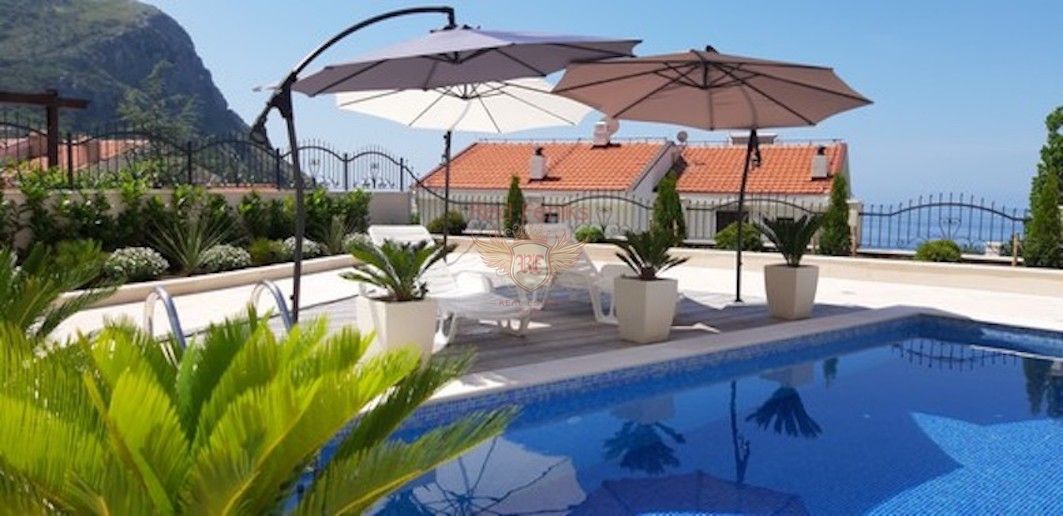 Casa en Budva, Montenegro, 354 m² - imagen 5