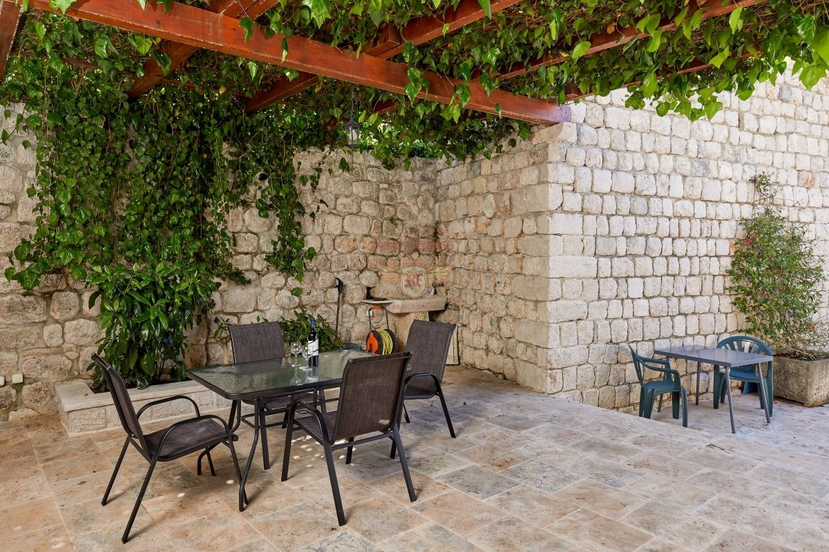 Casa a Kotor, Montenegro, 410 m² - foto 5