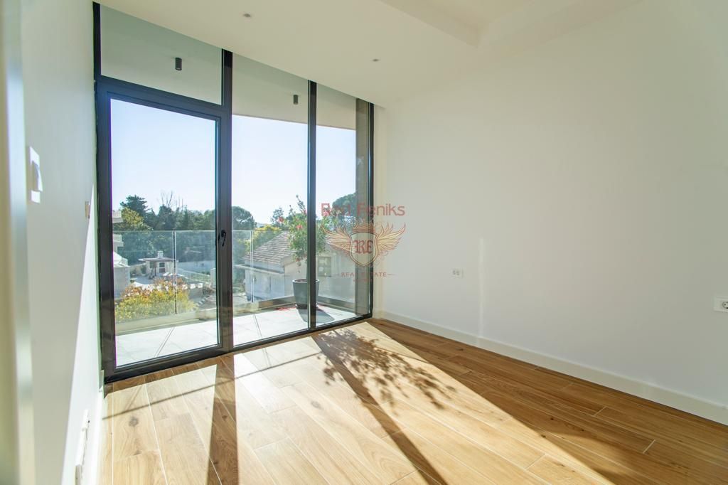 Flat in Tivat, Montenegro, 273 m² - picture 8