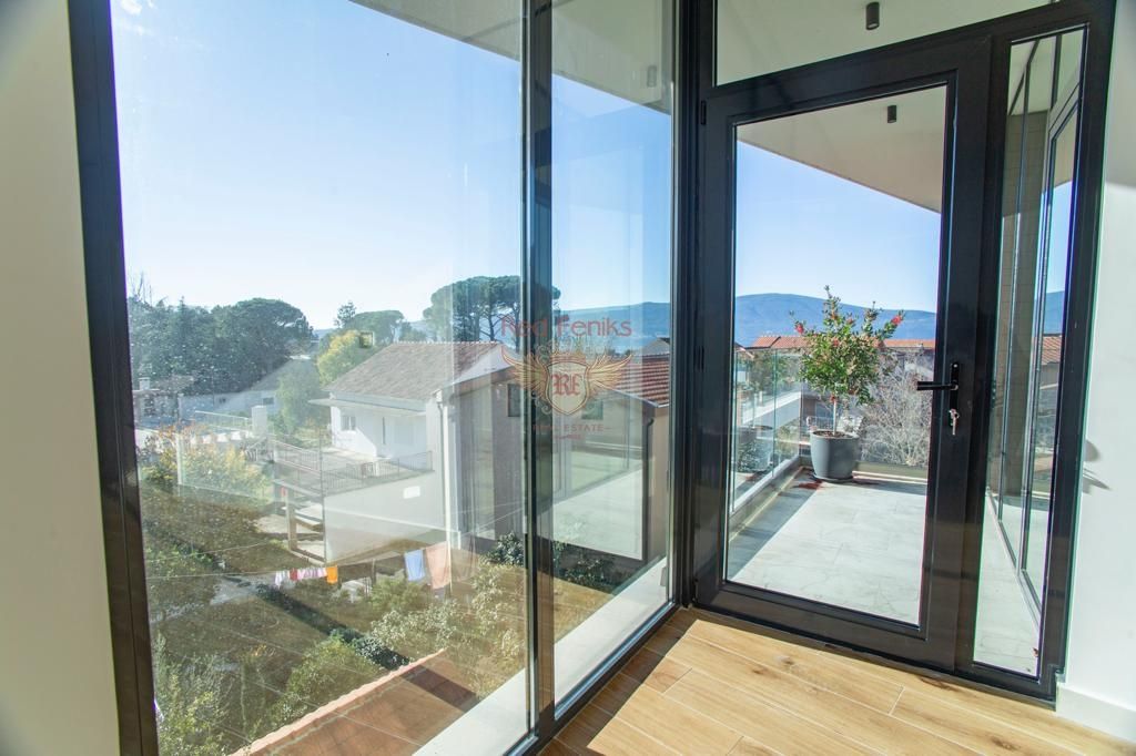 Flat in Tivat, Montenegro, 273 m² - picture 9