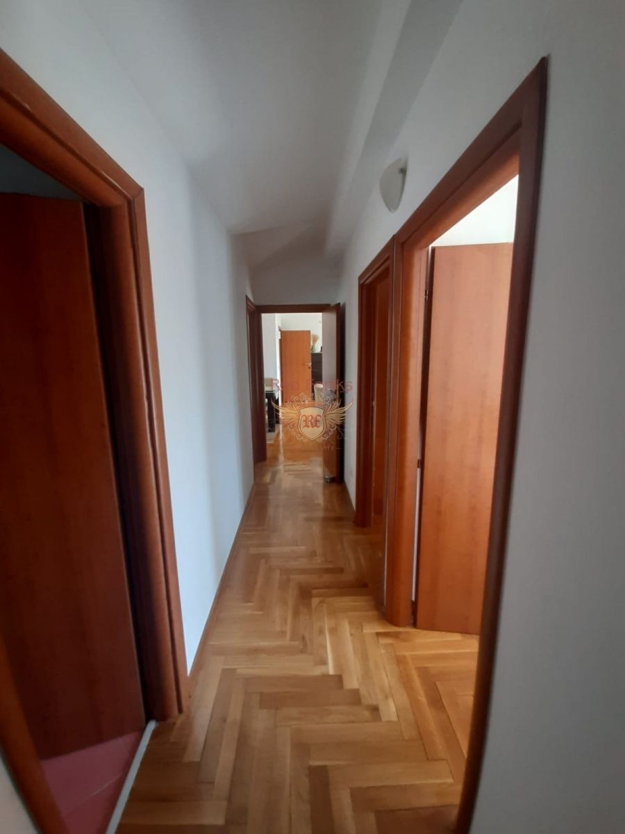 Piso en Herceg-Novi, Montenegro, 77 m² - imagen 11