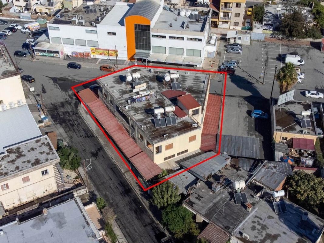 Commercial property in Larnaca, Cyprus, 736 m² - picture 4