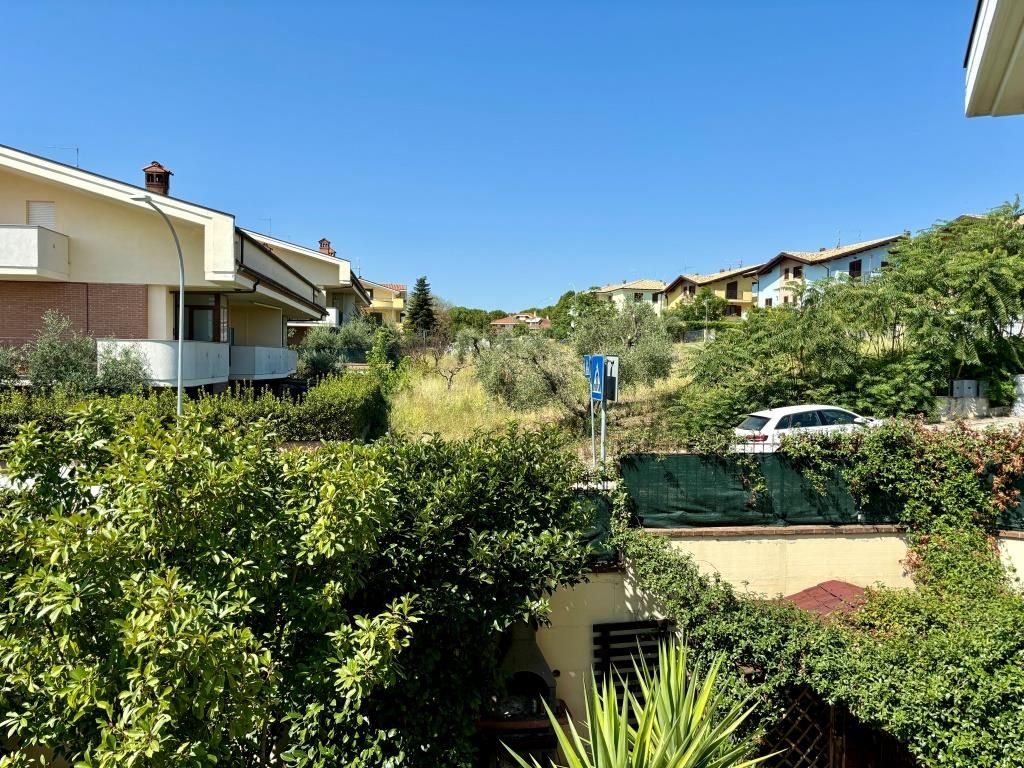 Wohnung in Citta Sant'Angelo, Italien, 154 m² - Foto 18