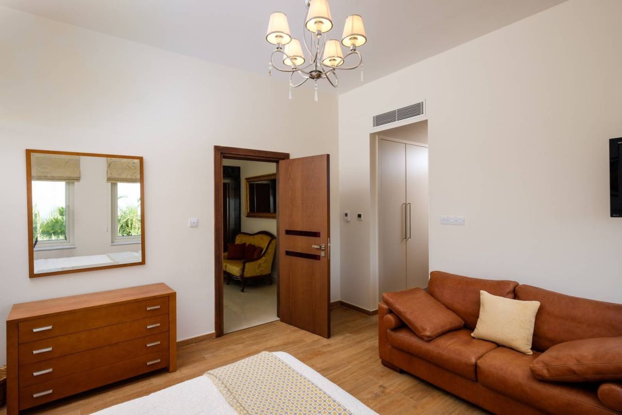 Casa a Larnaca, Cipro, 558 m² - foto 16