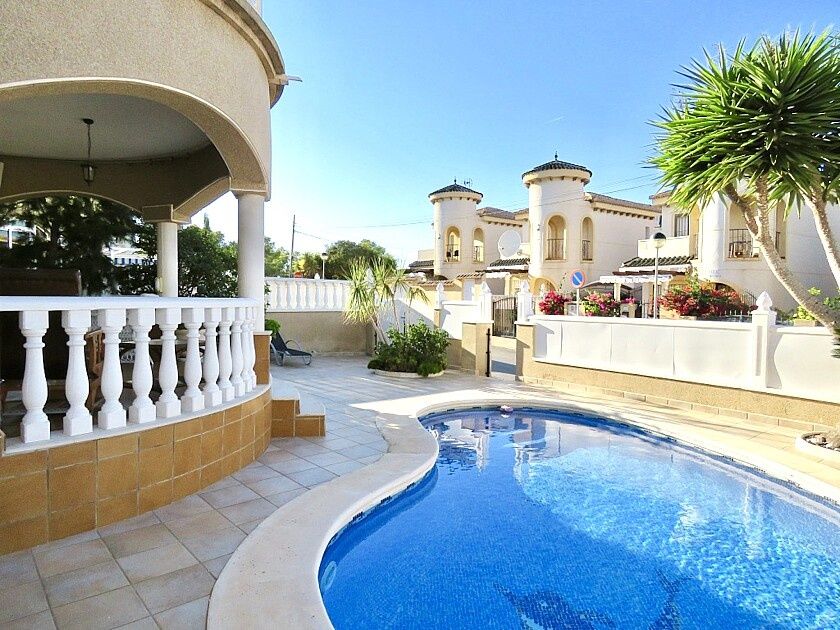 Villa in Orihuela Costa, Spain, 124 m² - picture 1